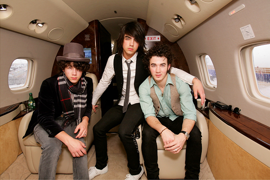 flip-1_jonas_brothers.jpg